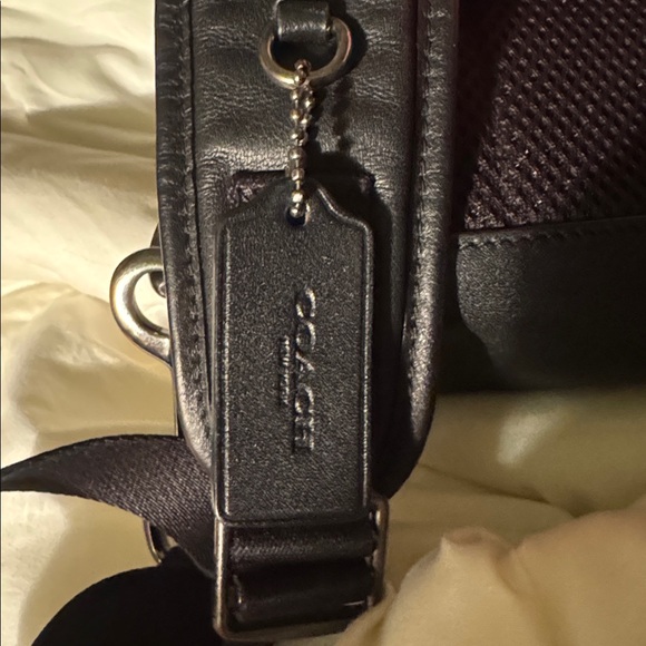 Coach Men's Black Leather Bag with hang tag. - Picture 2 of 12